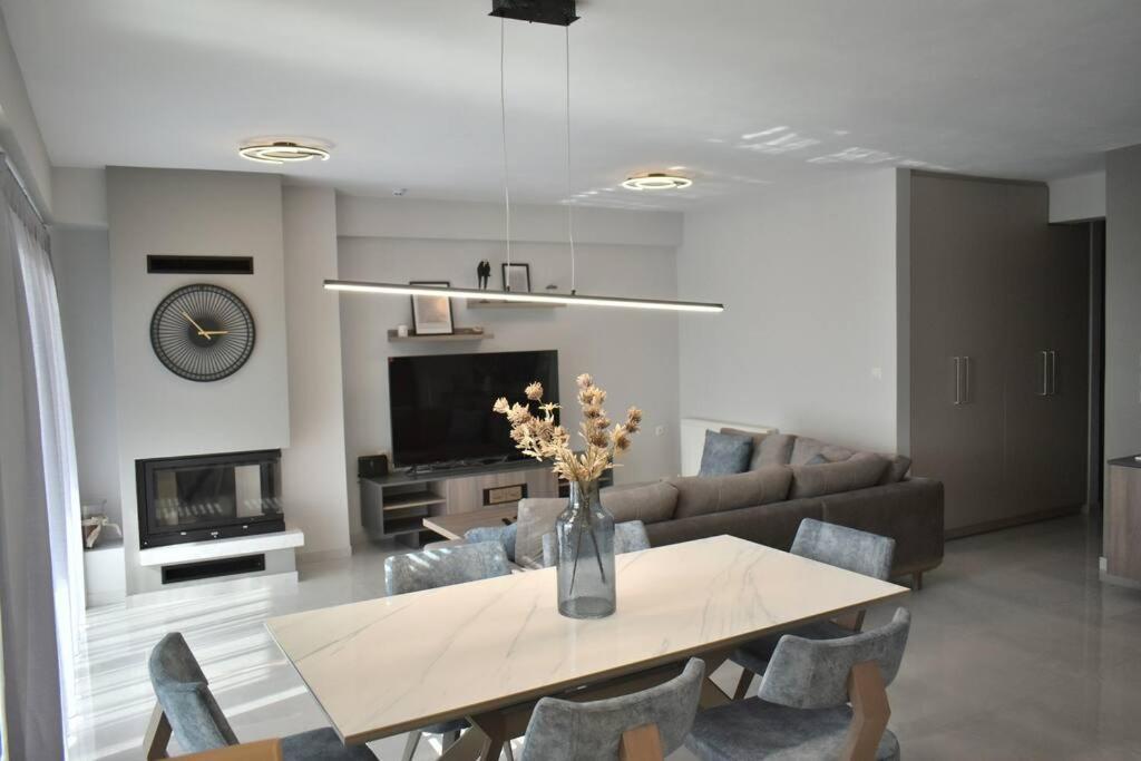 Modern Luxury Suite Кардица Экстерьер фото