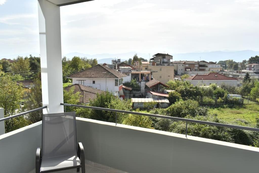 Modern Luxury Suite Кардица Экстерьер фото