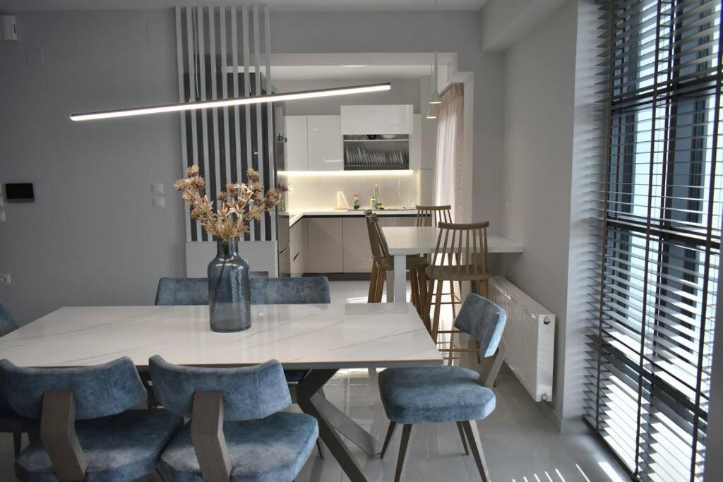 Modern Luxury Suite Кардица Экстерьер фото