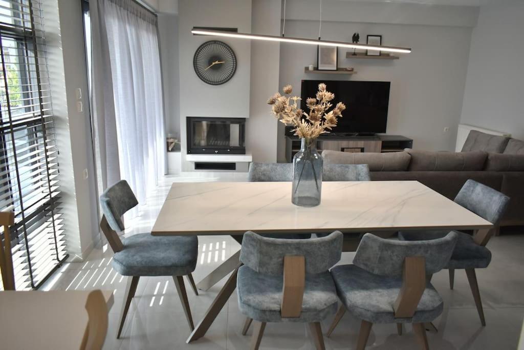 Modern Luxury Suite Кардица Экстерьер фото