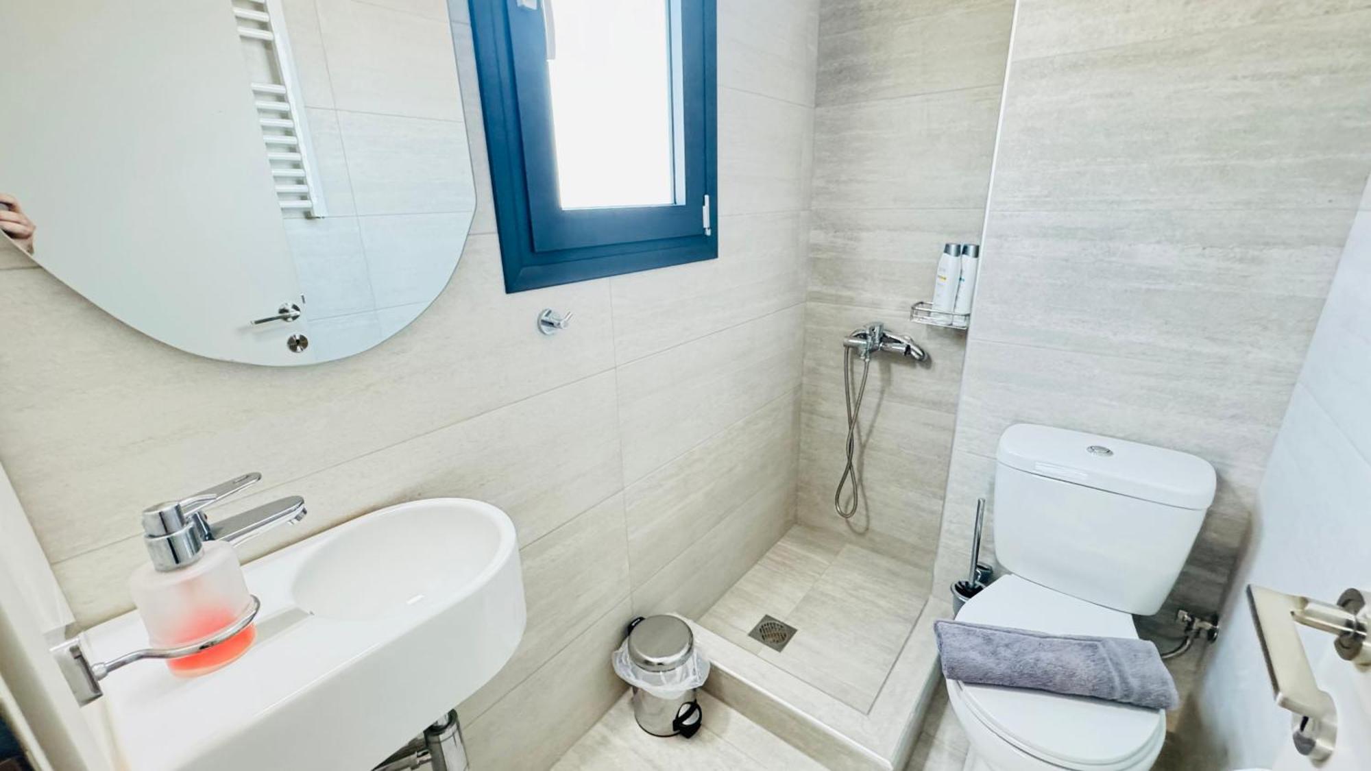 Modern Luxury Suite Кардица Экстерьер фото
