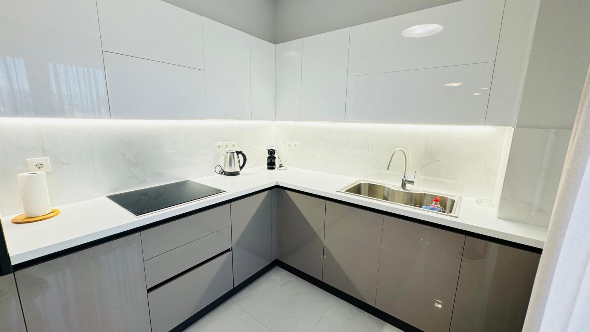 Modern Luxury Suite Кардица Экстерьер фото